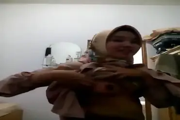 Bokep Jilbab Mahasiswi Sholeh Buat Video Bugil Buat Pacar